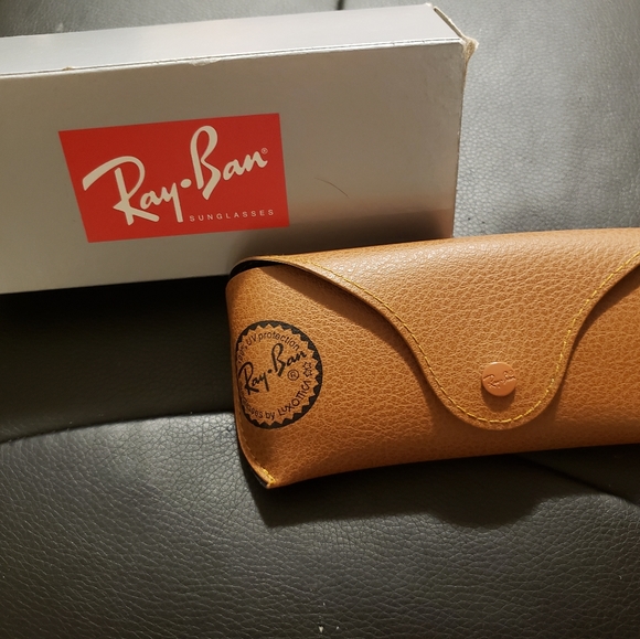 Sunglasses - Picture 4 of 4